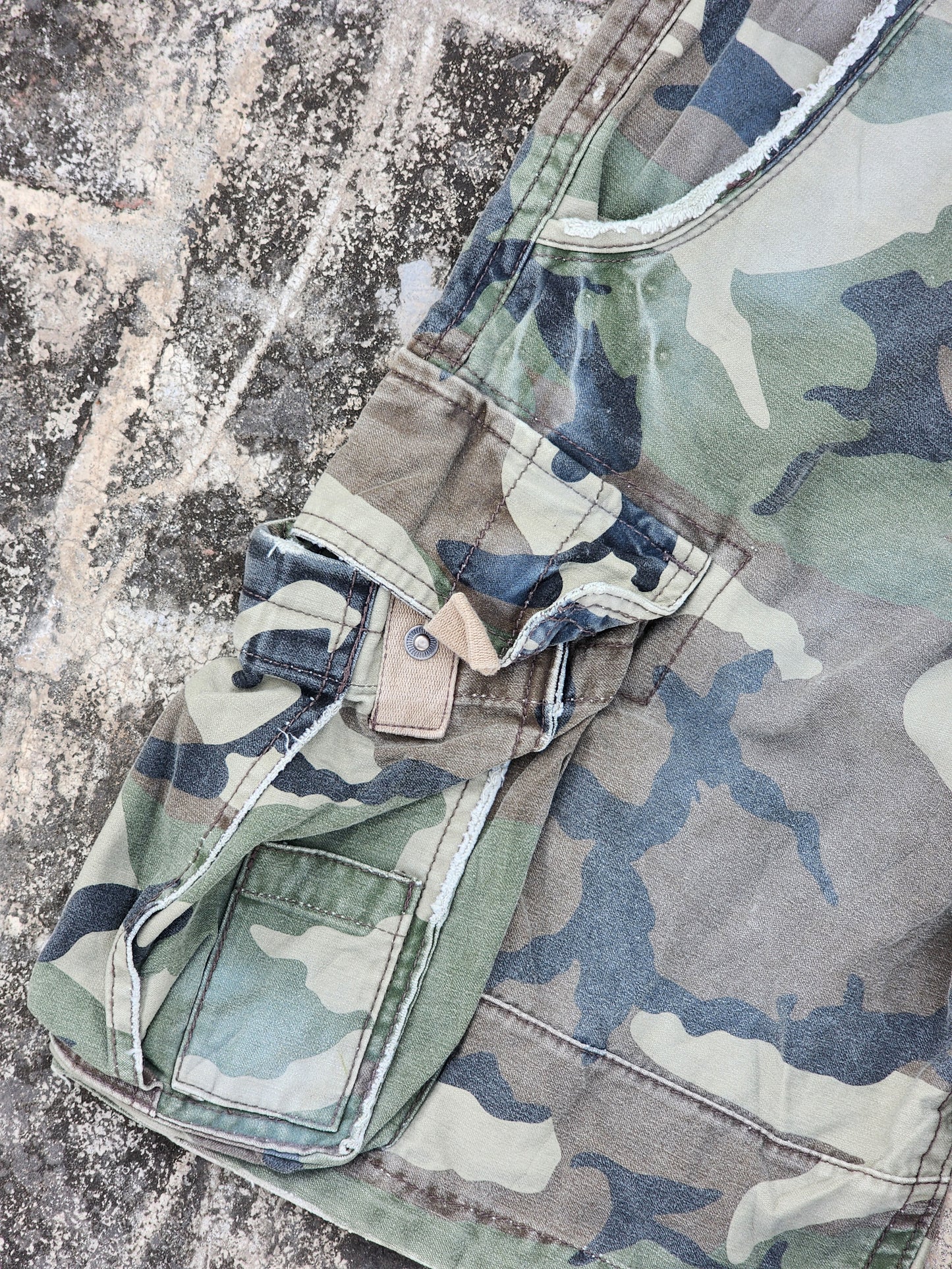 Jack and Jones Workwear Camo Jorts (31)