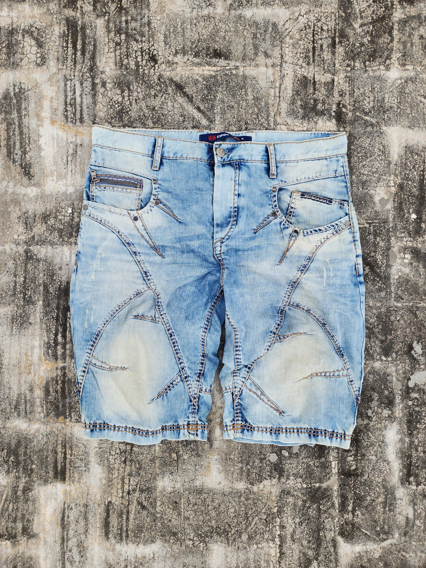 Cipo and Baxx baggy Denim Jorts (38)
