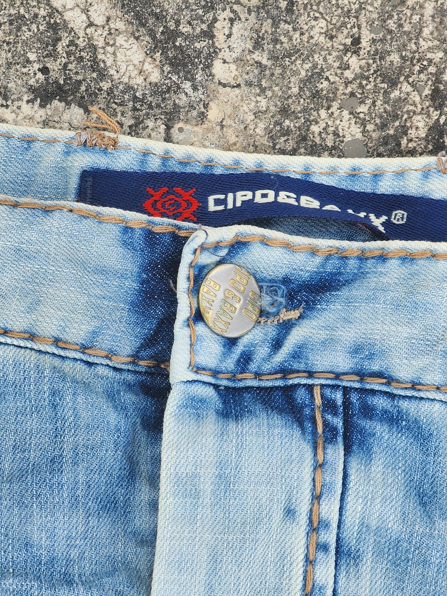 Cipo and Baxx baggy Denim Jorts (38)