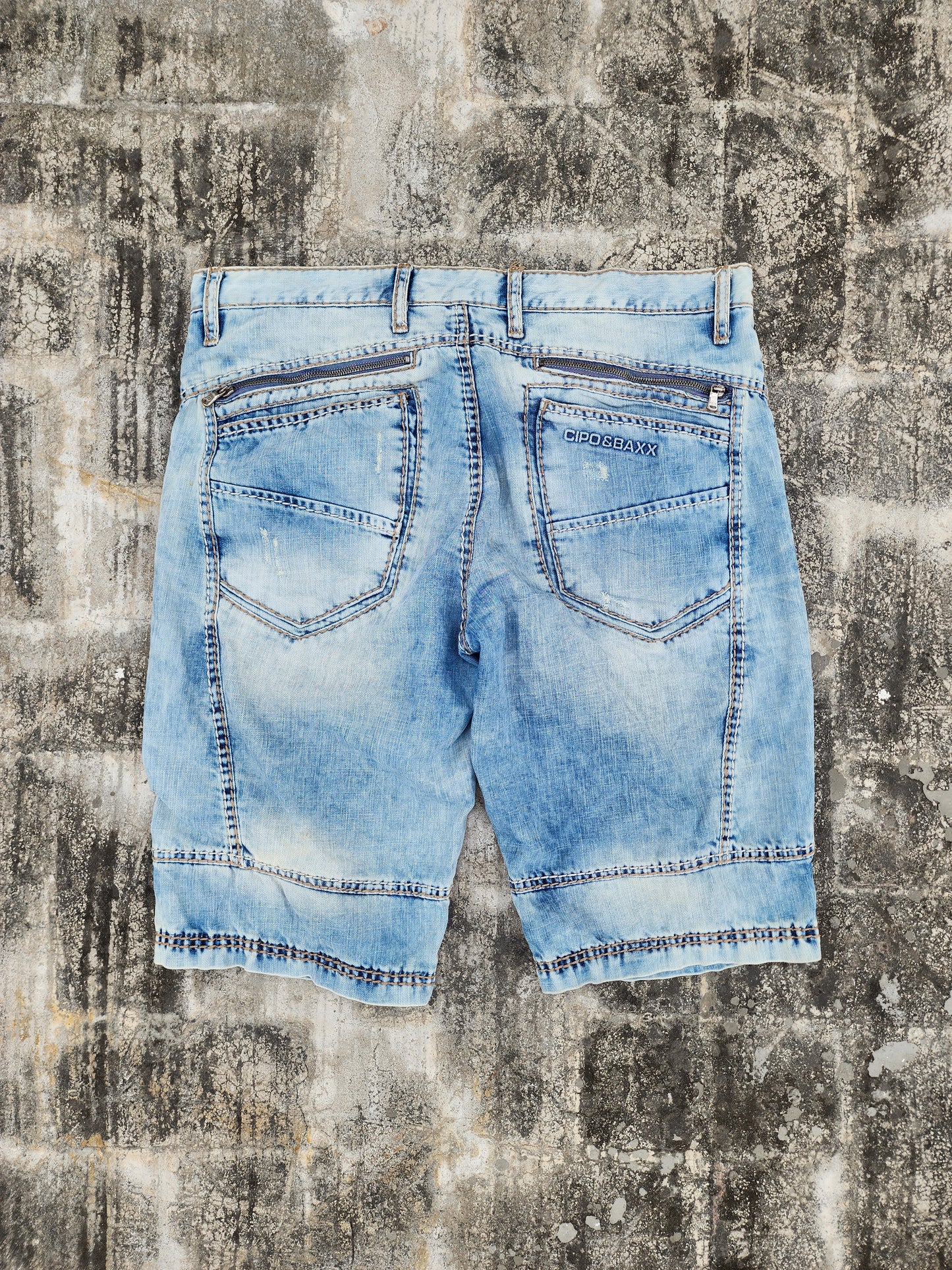 Cipo and Baxx baggy Denim Jorts (38)