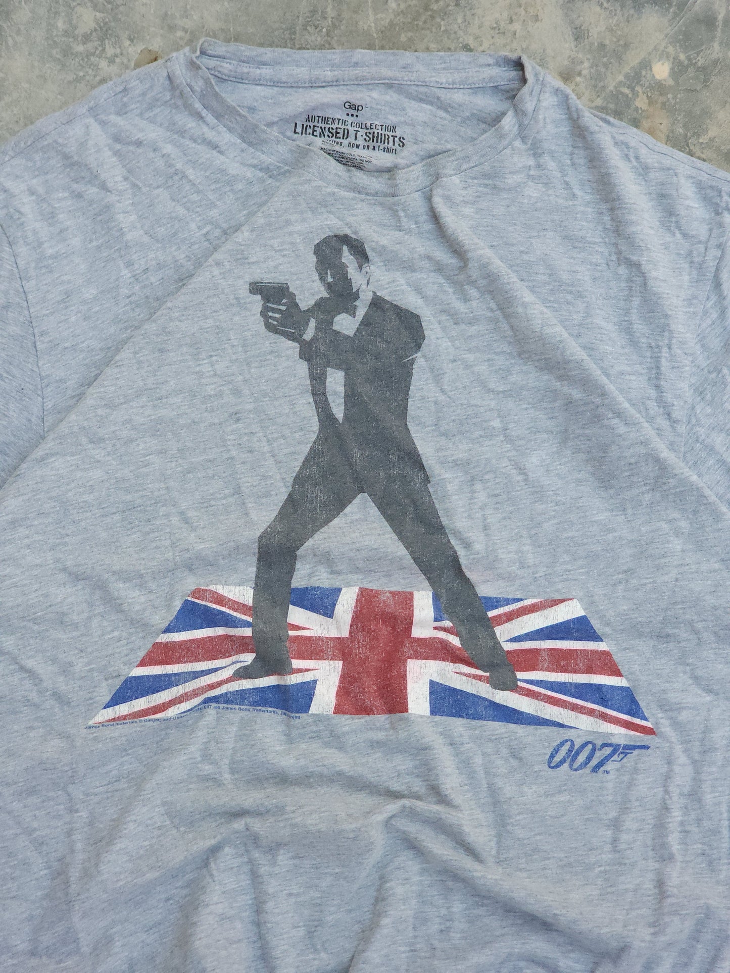 Gap James Bond 007 Vintage Tee (L)