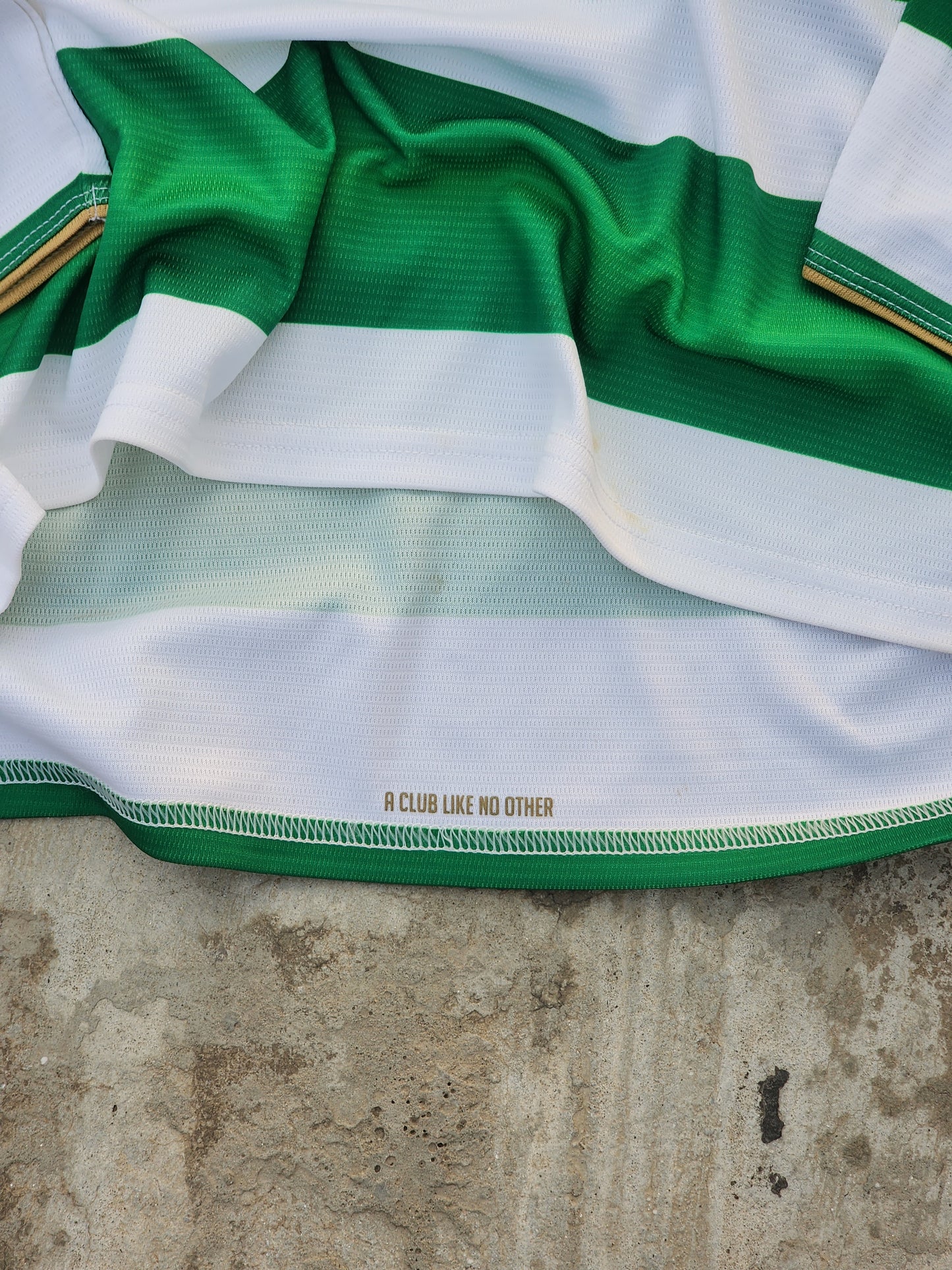 New Balance The Celtic Football Club Full Sleeves Jersey (M)