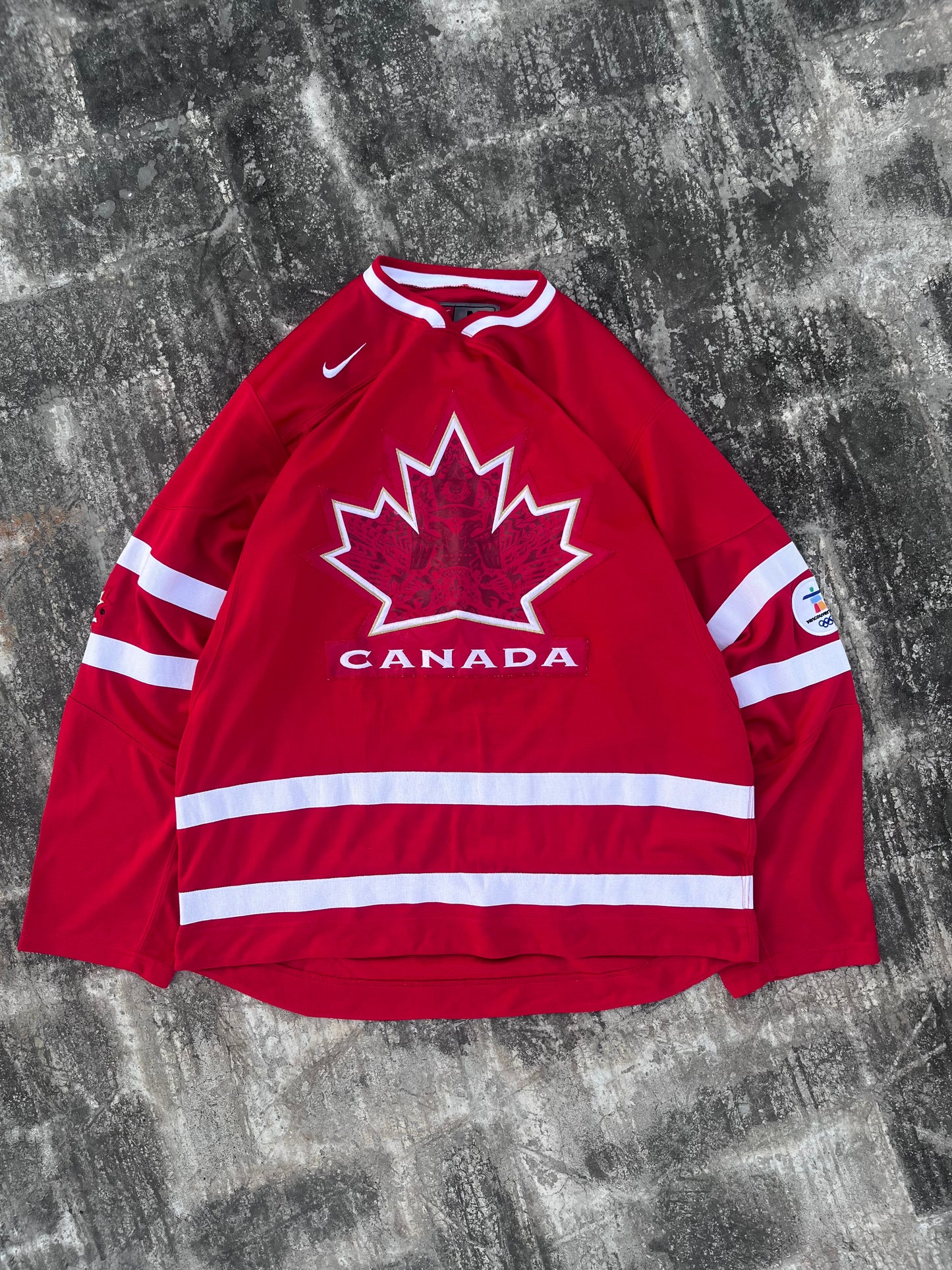 Vintage 2010 nike Canada hockey jersey