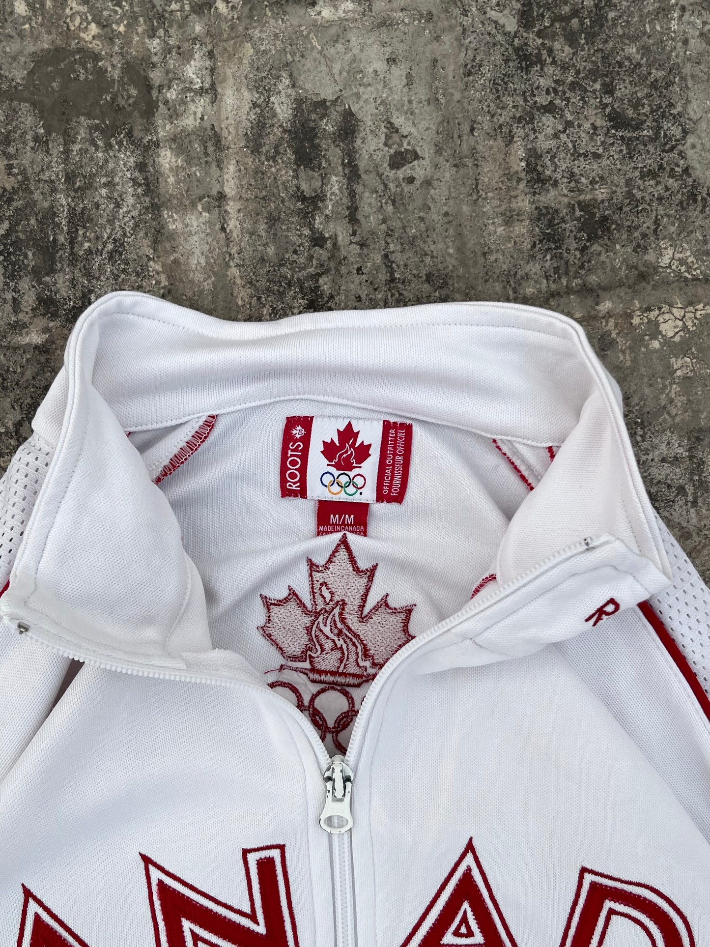 Roots Olympics Canada 2004 Vintage Windbreaker (M)