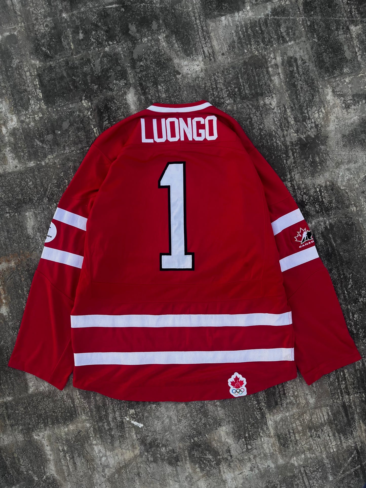Vintage 2010 nike Canada hockey jersey