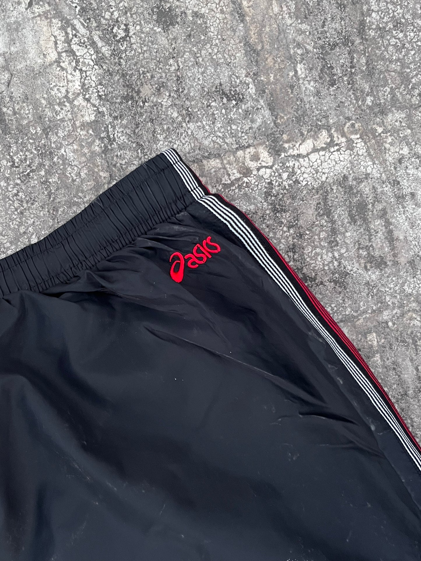 Asics Trackpants Red Stripes (L/XL)