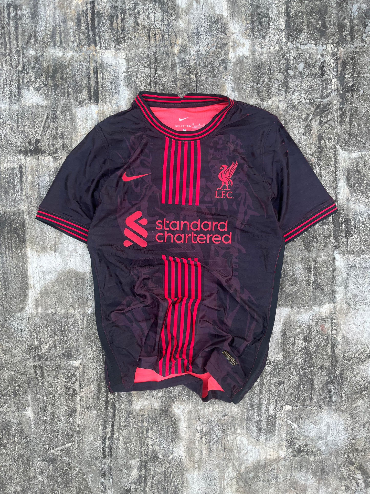 Original Nike 2022/2023 Liverpool Football Club M.Salah Training Jersey (M)