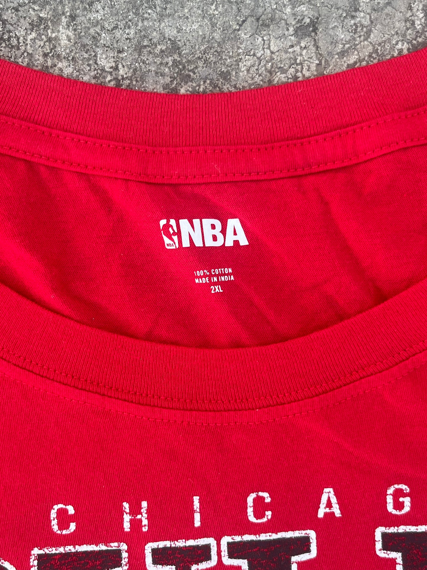 Vintage NBA Chicago Bulls Women's Red Tee Oversized (L)