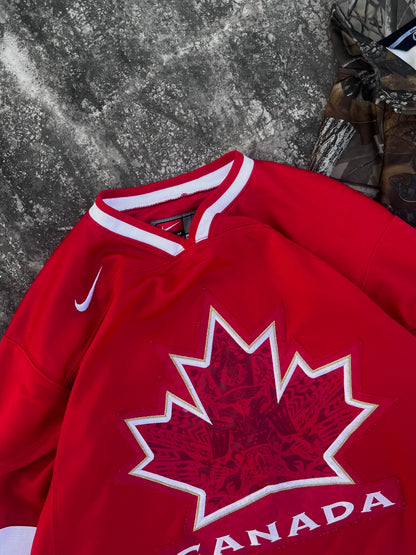 Vintage 2010 nike Canada hockey jersey