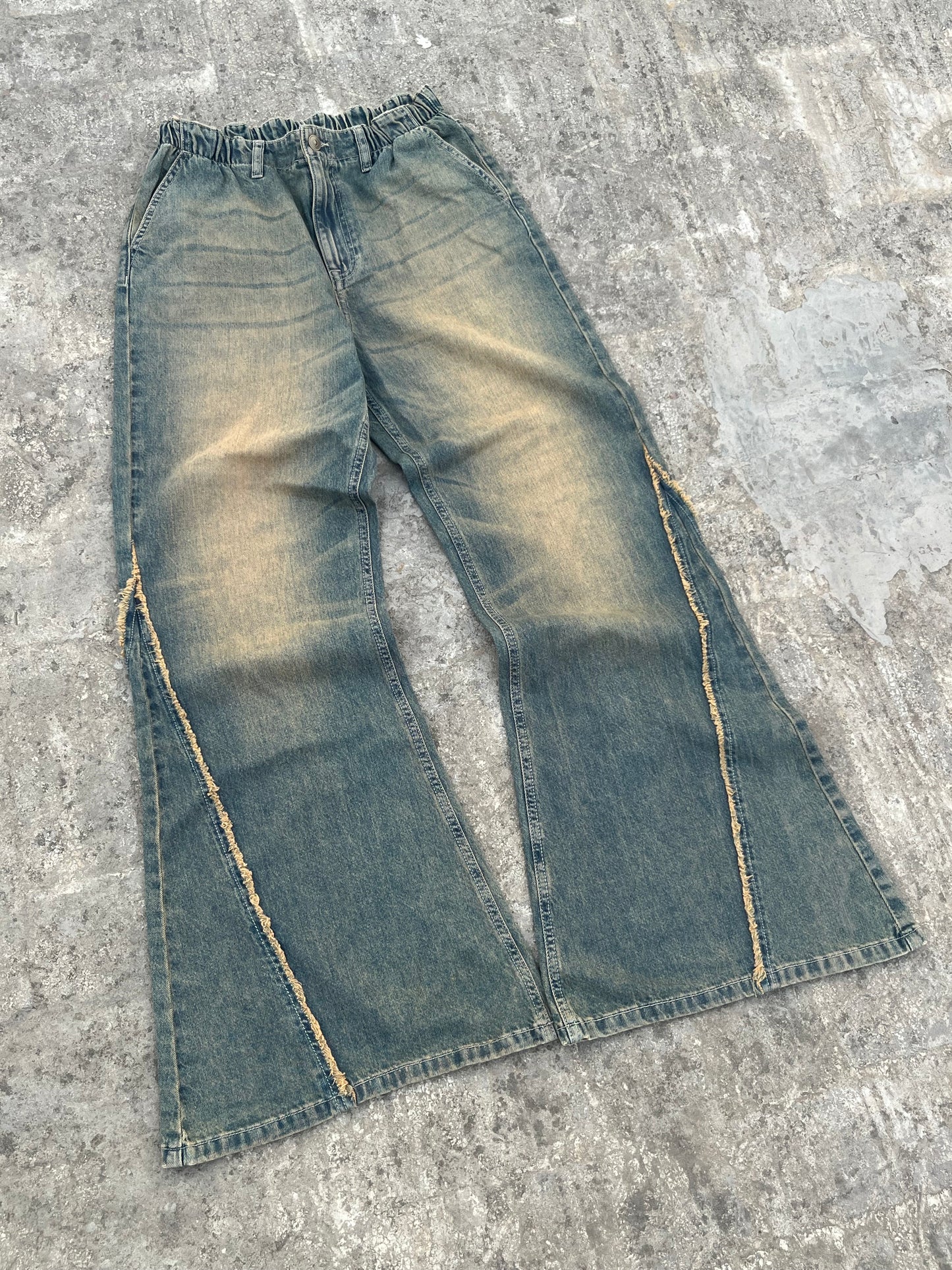 Vintage Super Flared and Baggy Acid Washed Y2K Elastic Waist Jeans (28-35)
