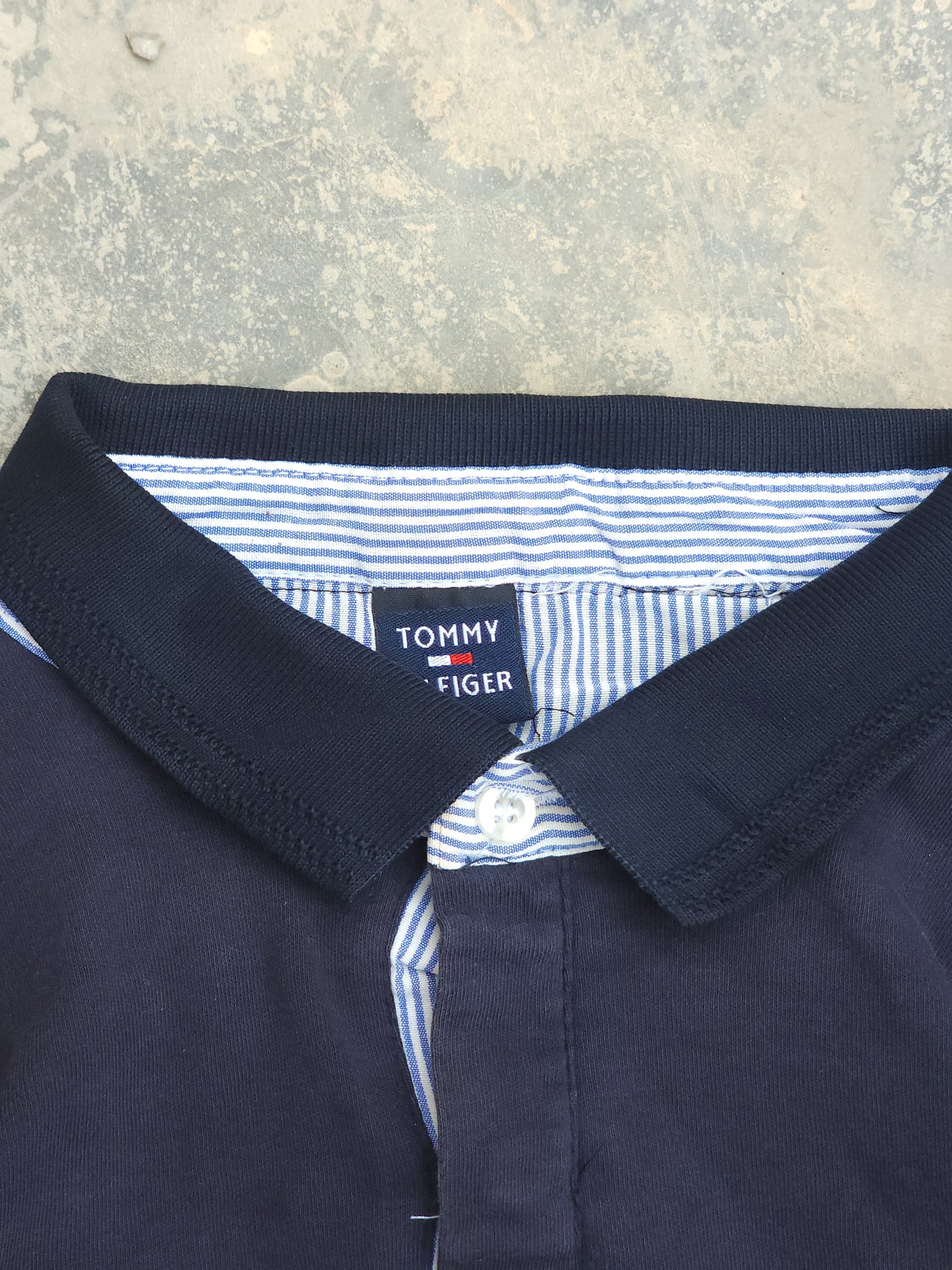 Vintage Tommy Hilfiger Full sleeves Tee (S/M)