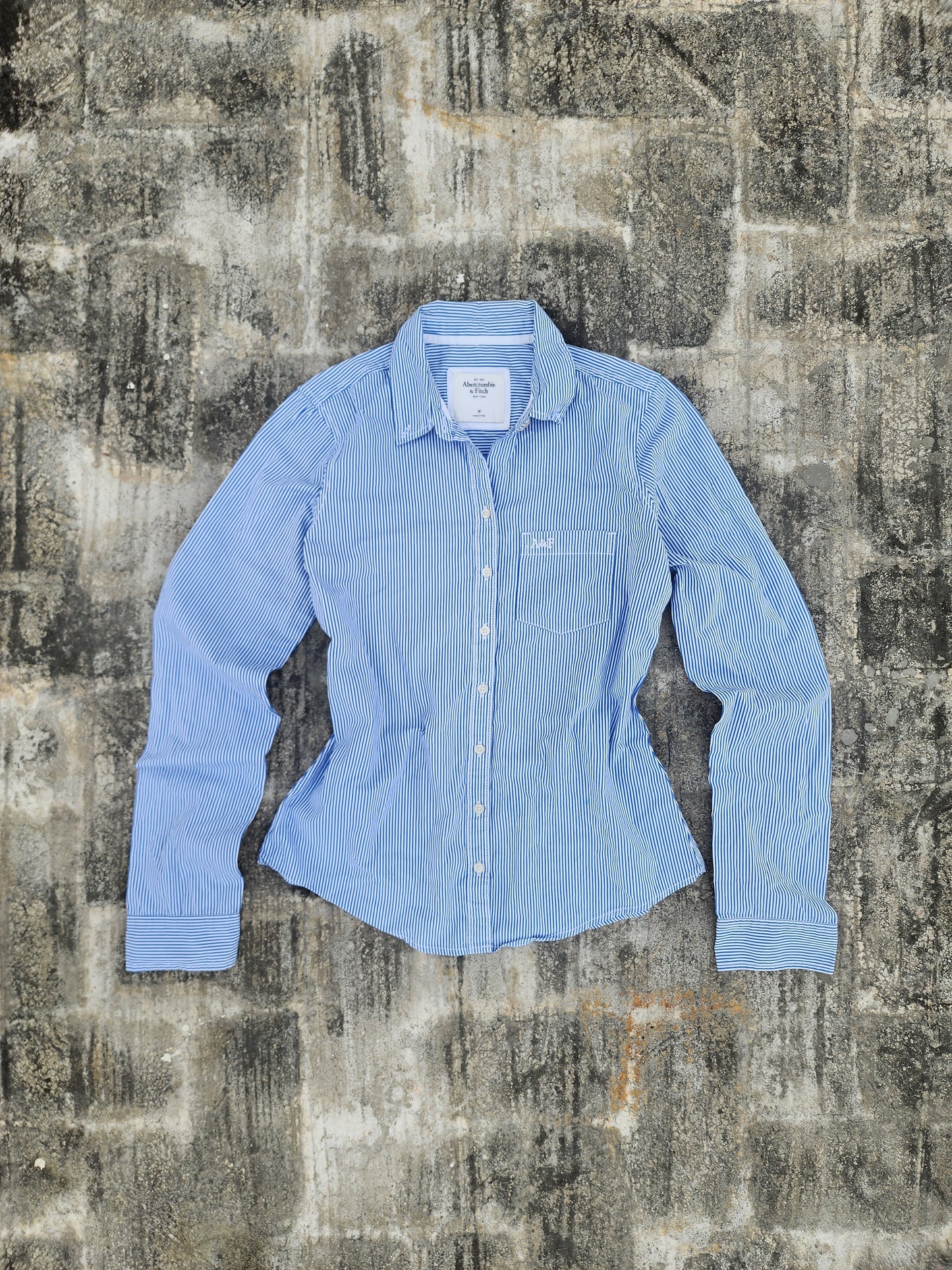Abercrombie & Fitch Y2K women's Button Down (M)