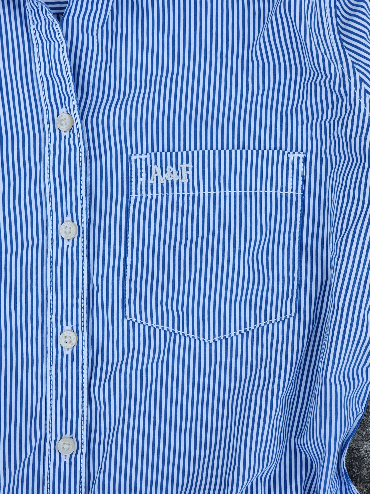 Abercrombie & Fitch Y2K women's Button Down (M)