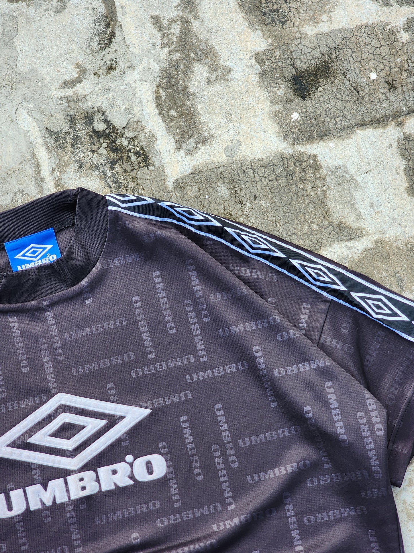Vintage 90's Umbro Soccer Jersey - Boxy Fit (M)