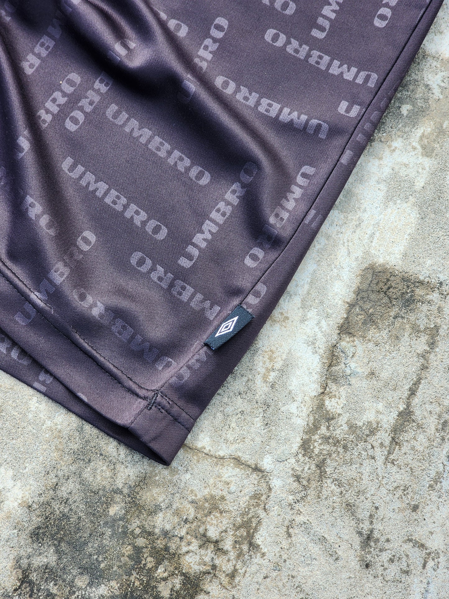 Vintage 90's Umbro Soccer Jersey - Boxy Fit (M)