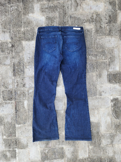Vintage Vixxen Women Curvy Bootcut Fit Jeans (34)