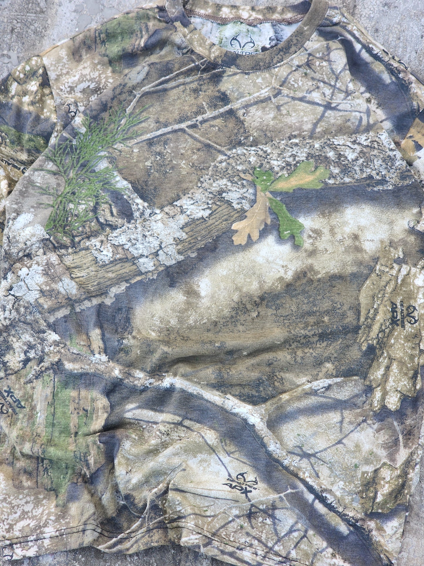 Vintage Realtree APX Camo Shirt (M)