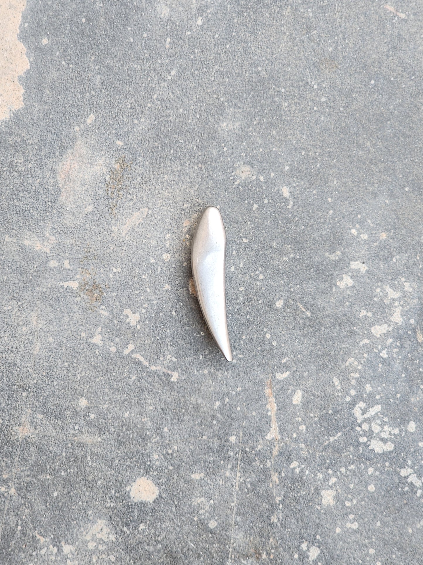Vintage Metal Tooth Shaped Pendant / Charm