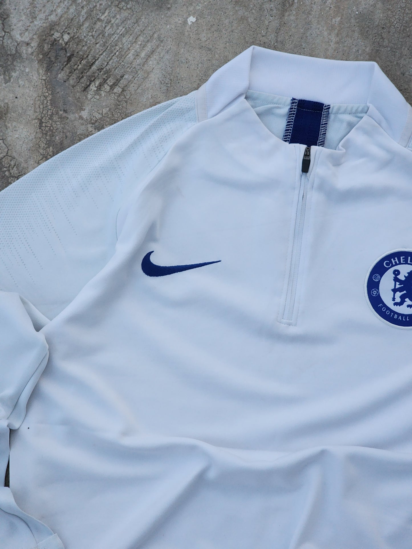Chelsea Football Club Nike Training Full Sleeves Jersey (M)