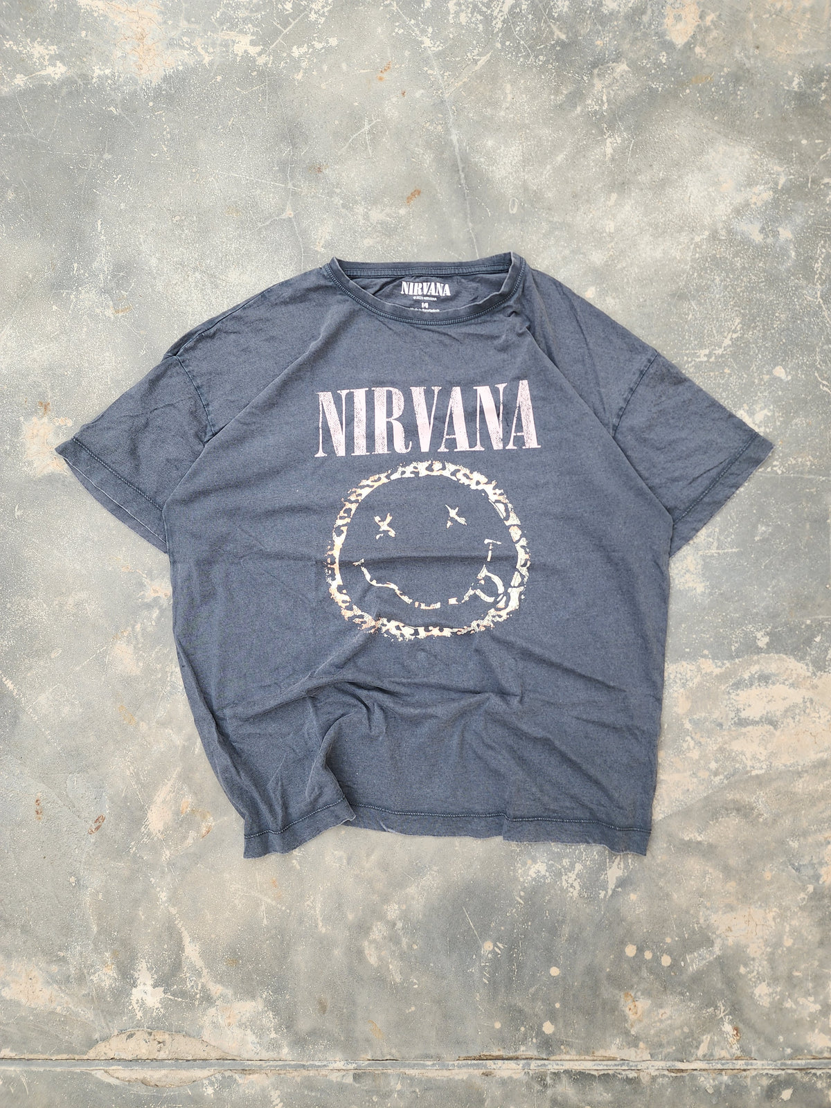 Nirvana Gray / Pink Smiley Tee (M)