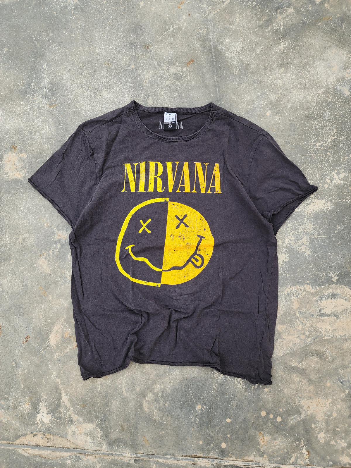 Nirvana x Amplified Black and Yellow Smiley Tee (M)