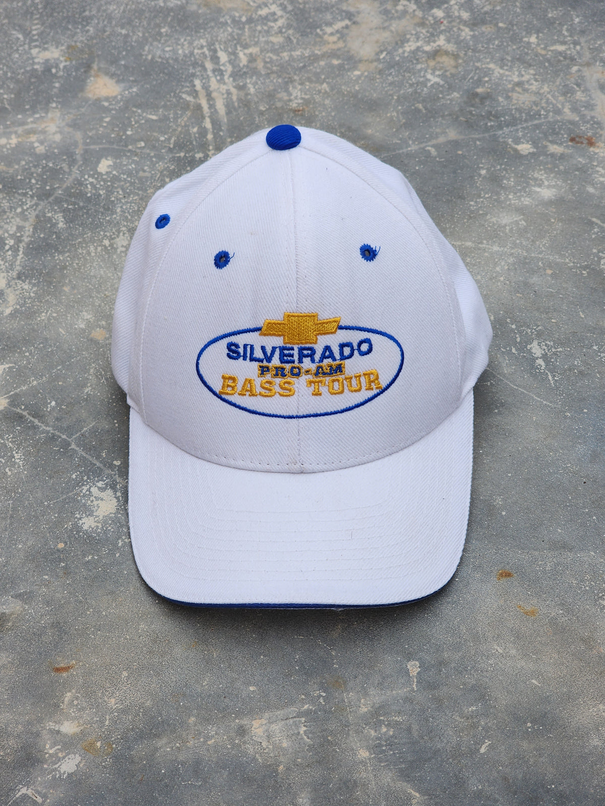 Chevrolet Silverado White Cap