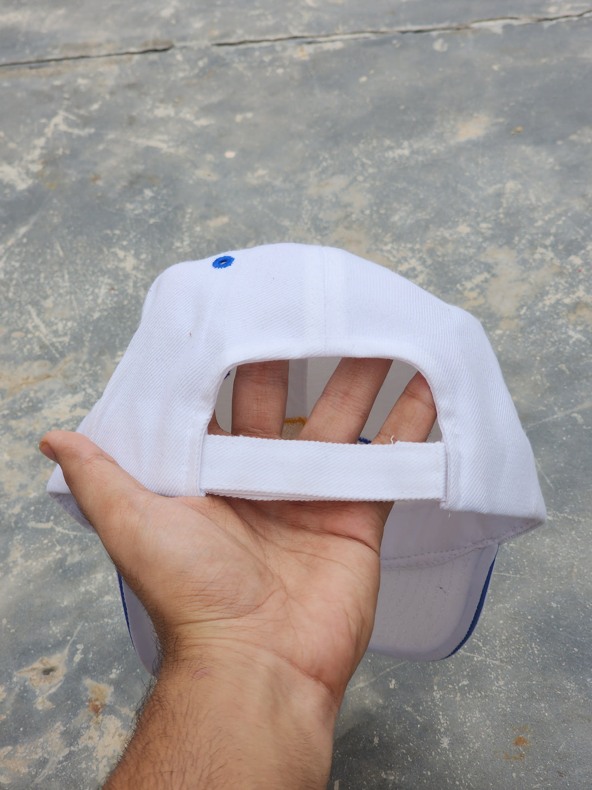 Chevrolet Silverado White Cap