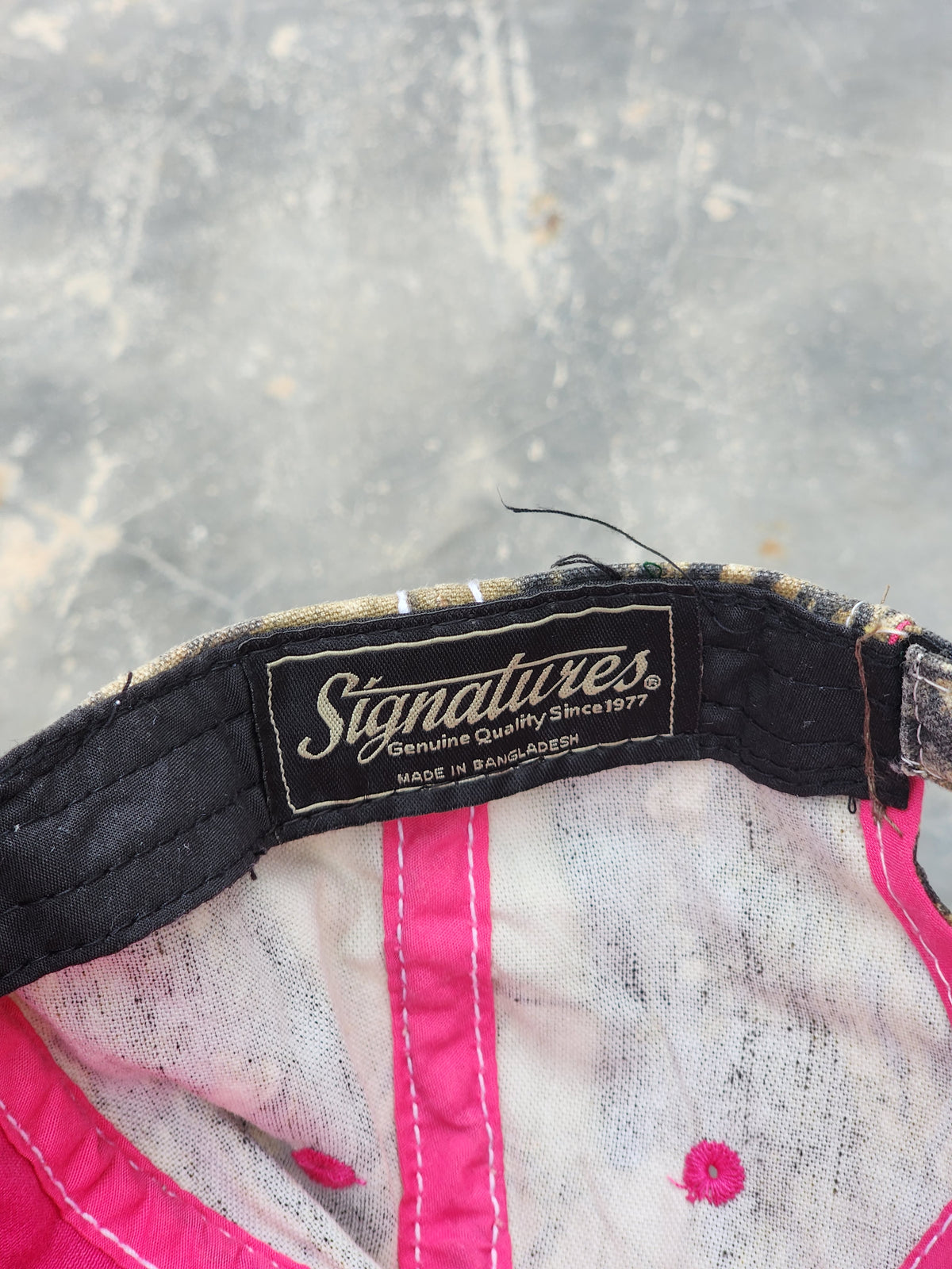 Mossy Oak Distress Reveal Camo / Pink  Cap
