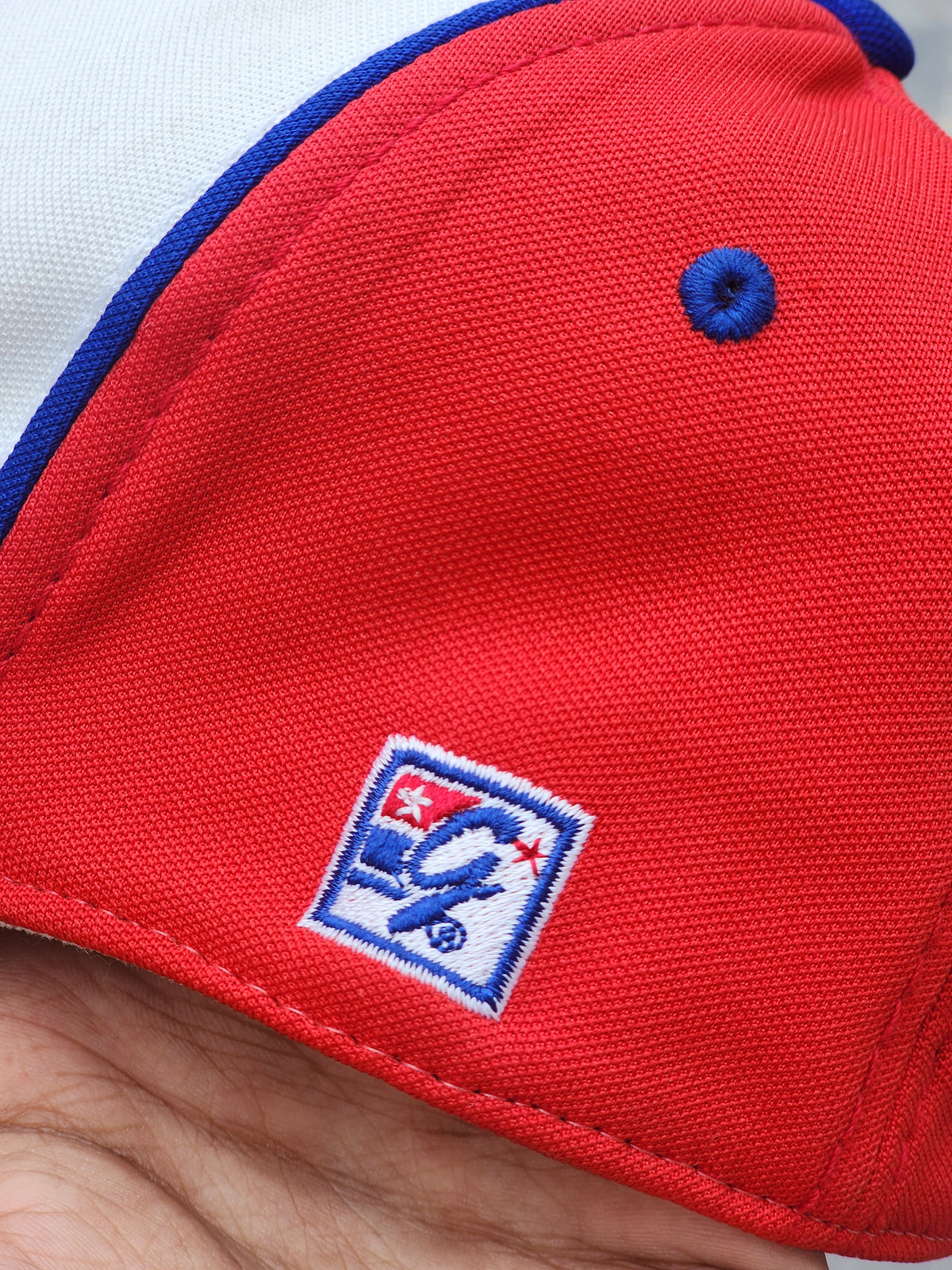Vintage 2000s Chicago Cubs Game Pro Fitted Cap