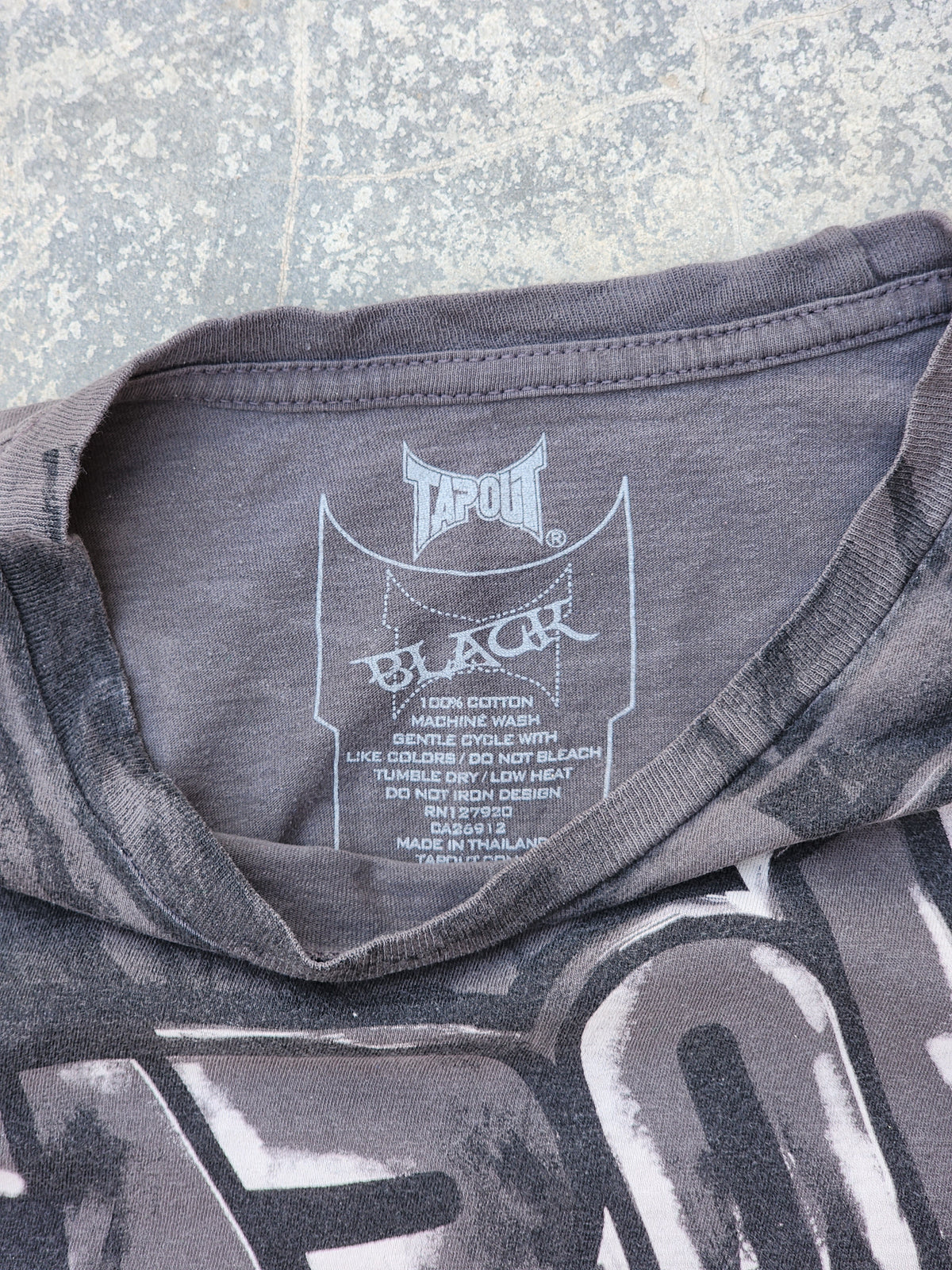 Vintage Y2K Tapout Black Label Collection Tee (M)