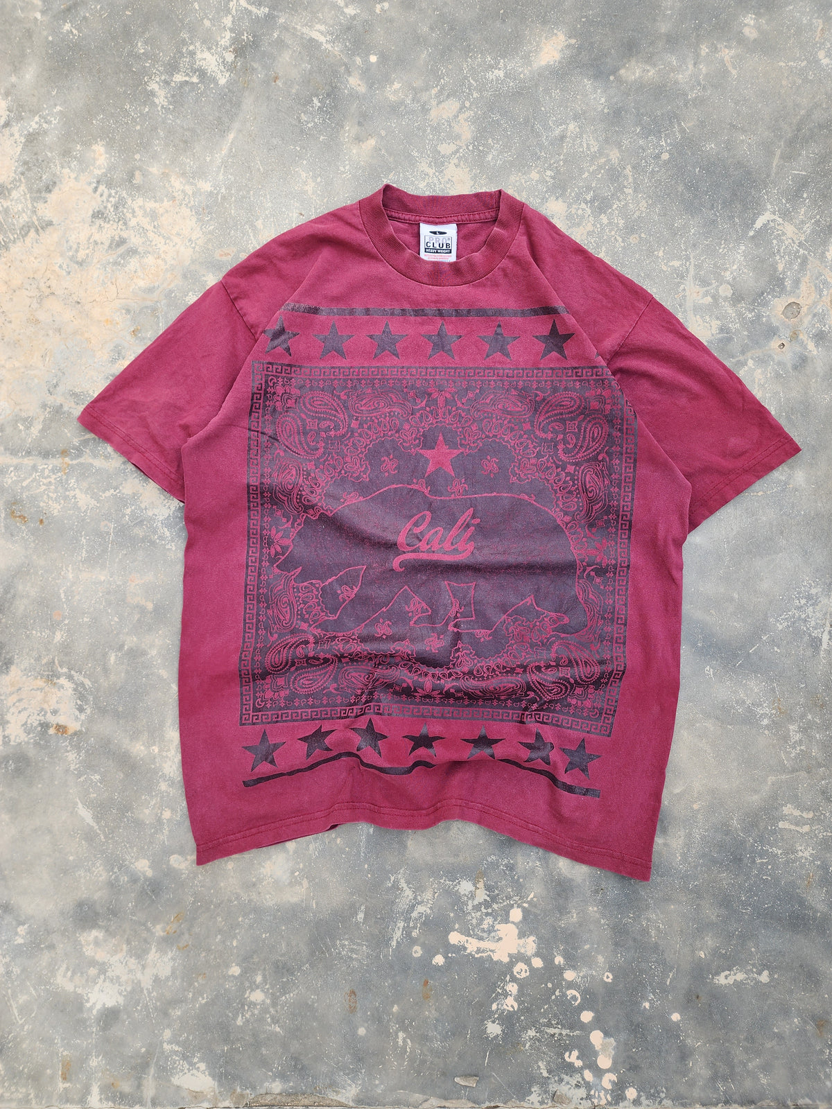 Pro Club Burgundy Cali Bear Bandana Graphic Tee (L)