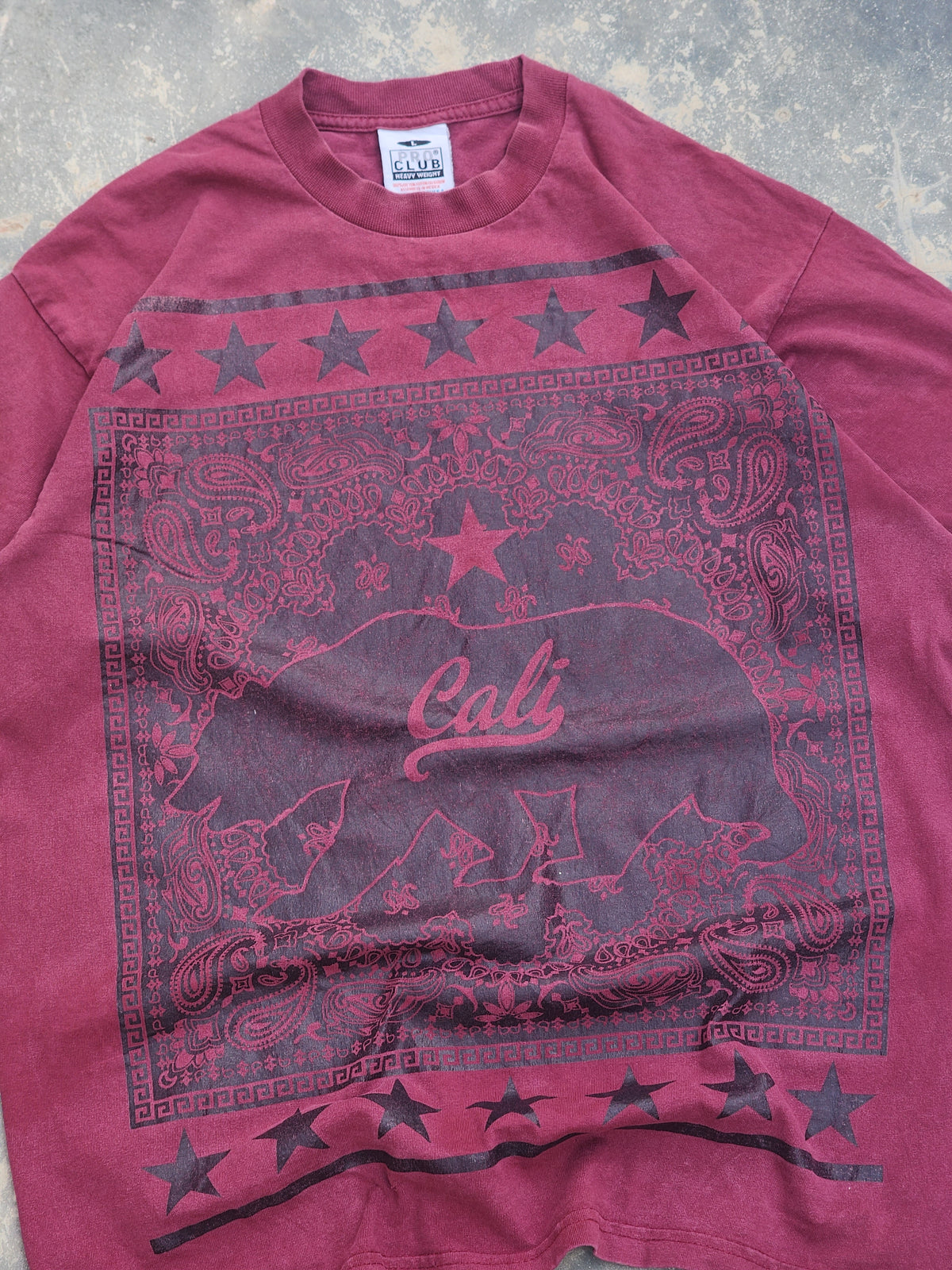 Pro Club Burgundy Cali Bear Bandana Graphic Tee (L)