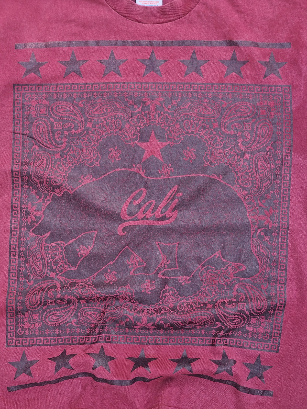 Pro Club Burgundy Cali Bear Bandana Graphic Tee (L)