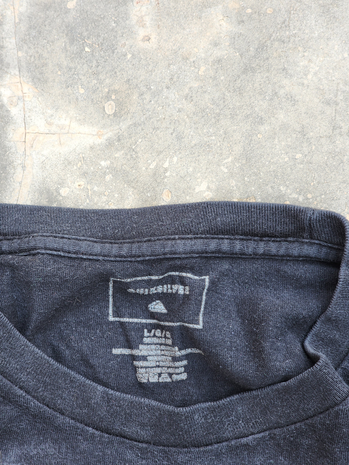 Vintage Quiksilver Black Surfwear Tee (L)