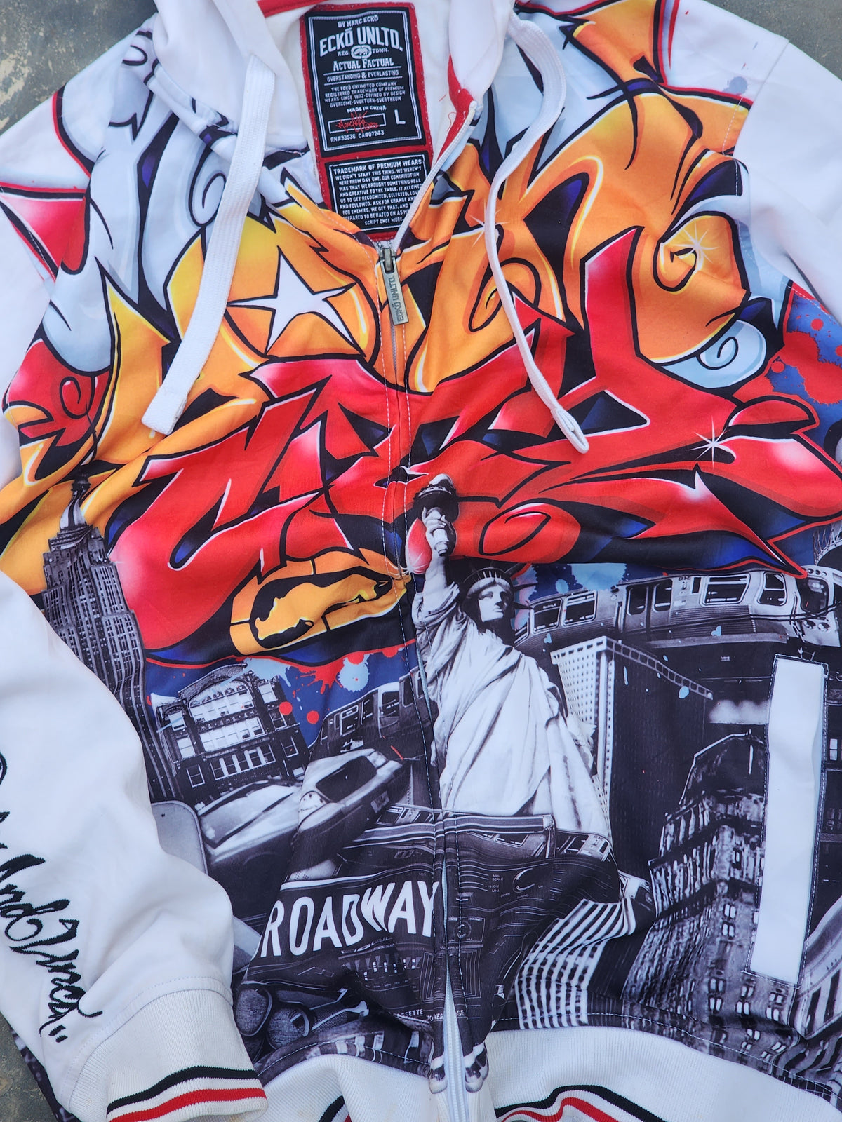 Vintage Y2K Ecko Unltd "New York Gritty City" All Over Print Graffiti Zip Up Hoodie White (L)