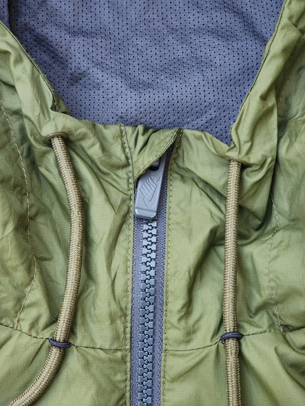 Nike Sportswear Windrunner Men's Hooded Windbreaker Jacket Olive and Grey (M)