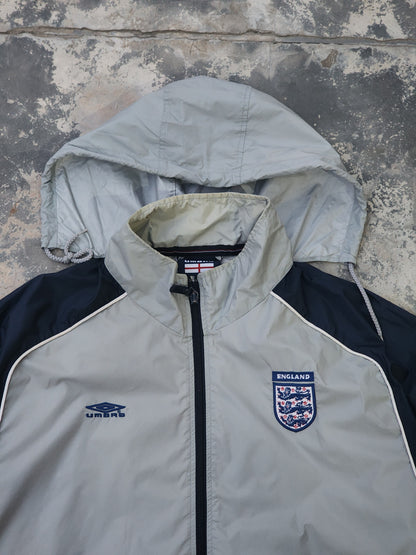 Vintage Umbro 2002–2003 England National Football Team Hooded Rain/Training Windbreaker Jacket (L)