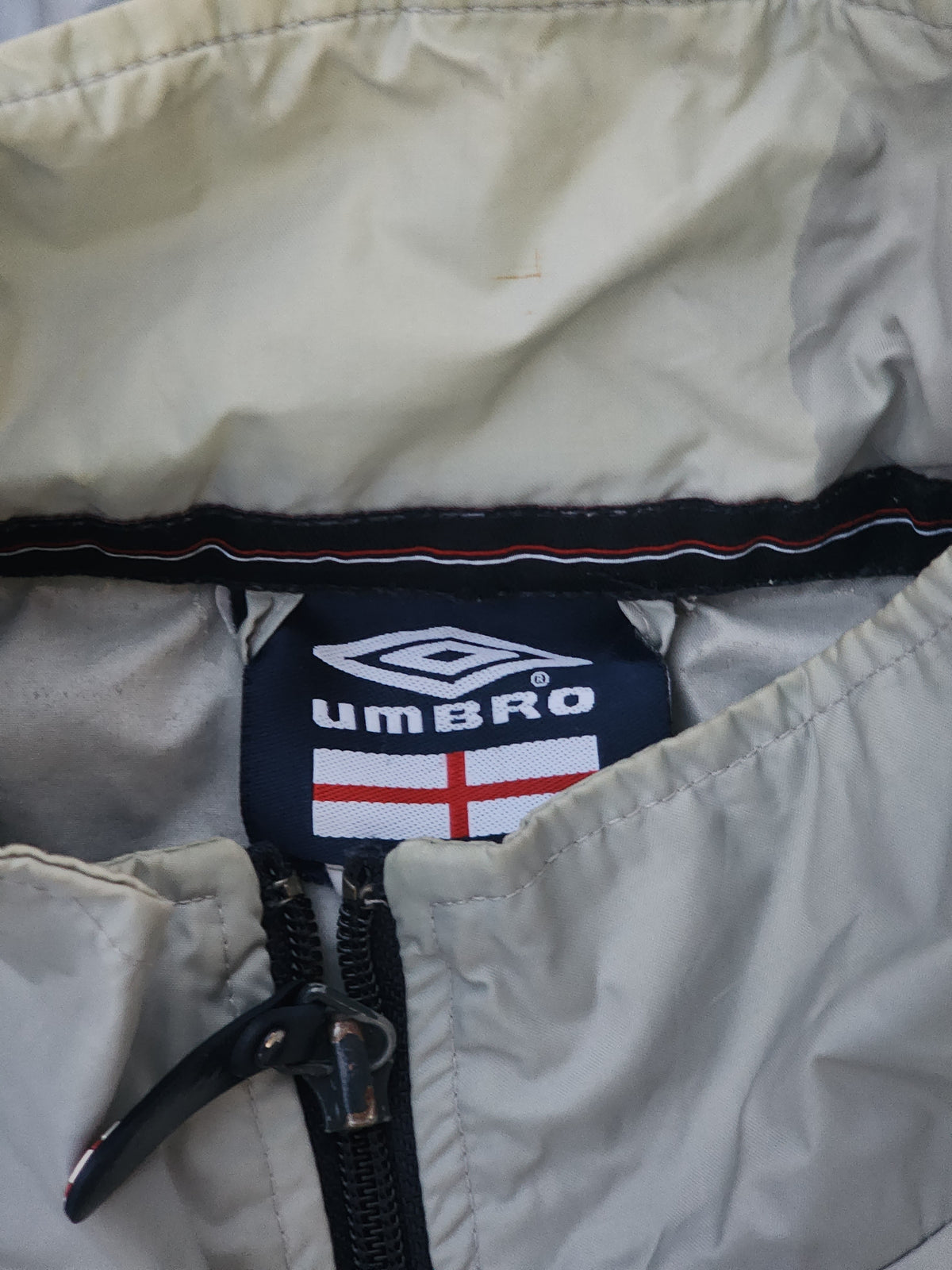 Vintage Umbro 2002–2003 England National Football Team Hooded Rain/Training Windbreaker Jacket (L)