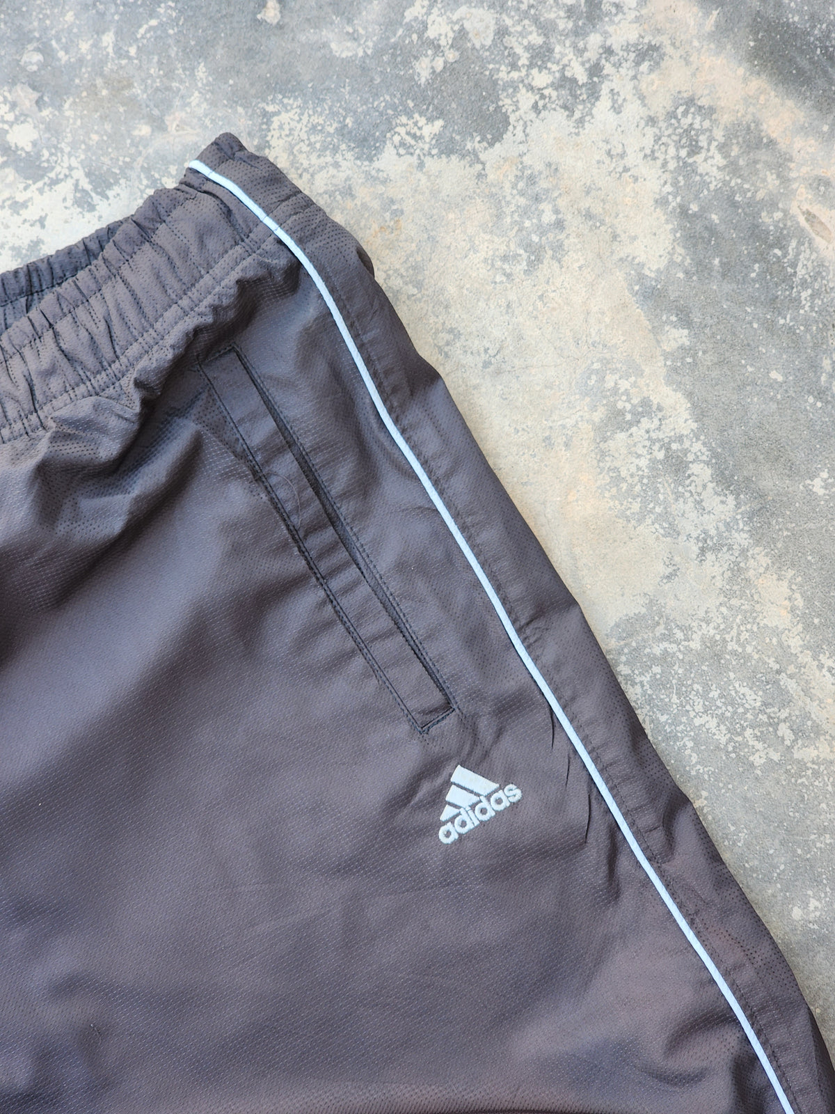 Adidas 90s Vintage Gray/ Light Blue Piping Trackpants (M/L)
