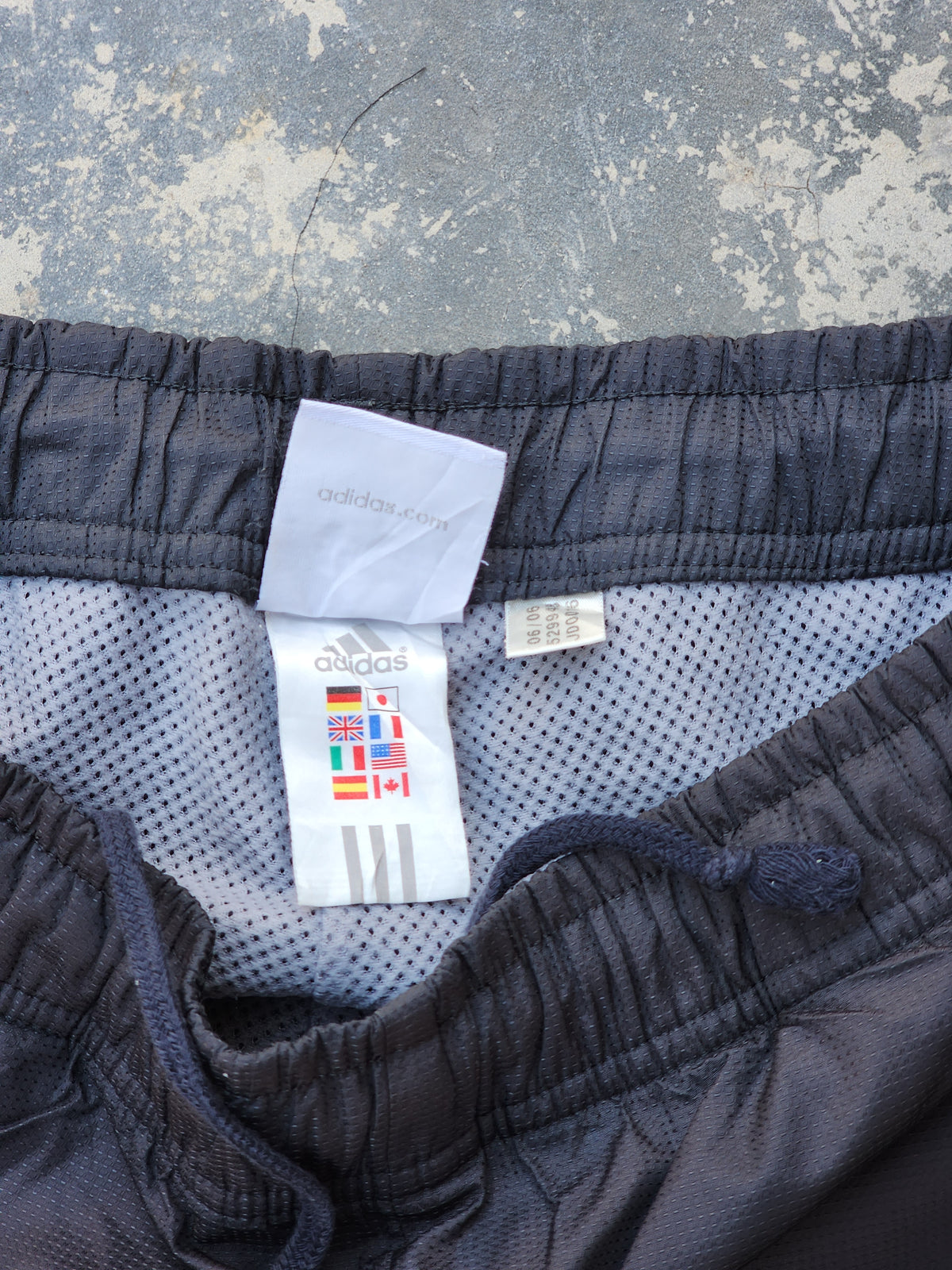 Adidas 90s Vintage Gray/ Light Blue Piping Trackpants (M/L)