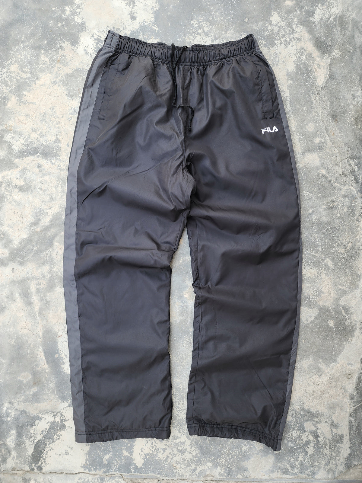 Vintage Fila Black and Gray Trackpants (L)