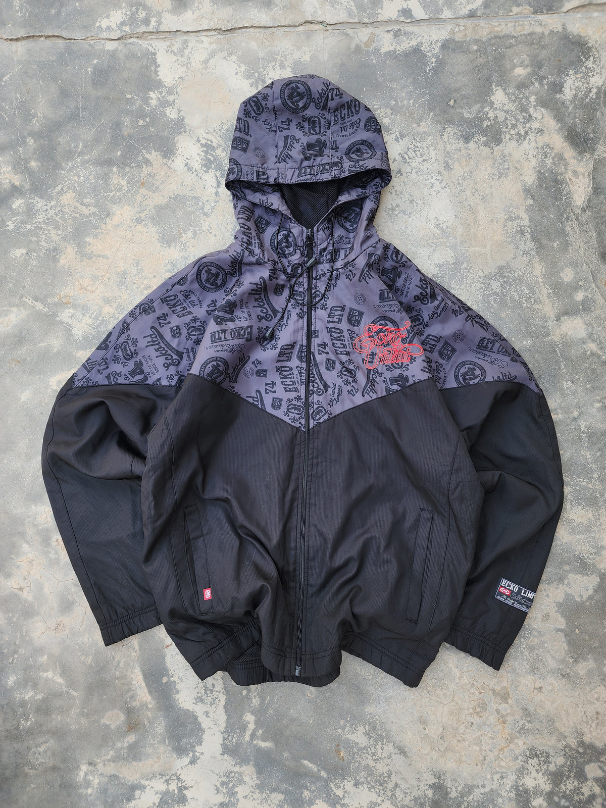 Vintage Ecko Unltd. All-Over Graphic Print Two-Tone Chevron Windbreaker Jacket (S/M)