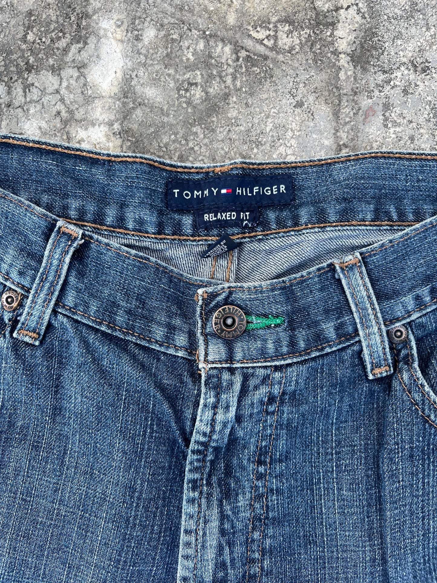 Vintage Tommy Hilfiger Straight Relaxed Fit Jeans (33)