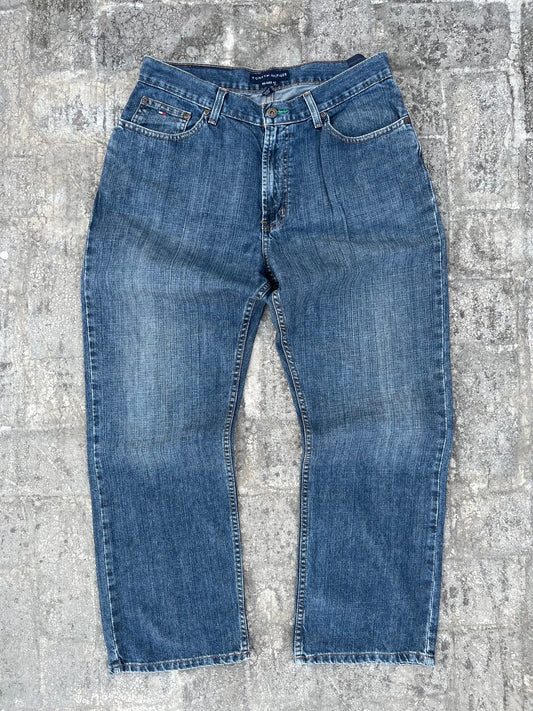 Vintage Tommy Hilfiger Straight Relaxed Fit Jeans (33)