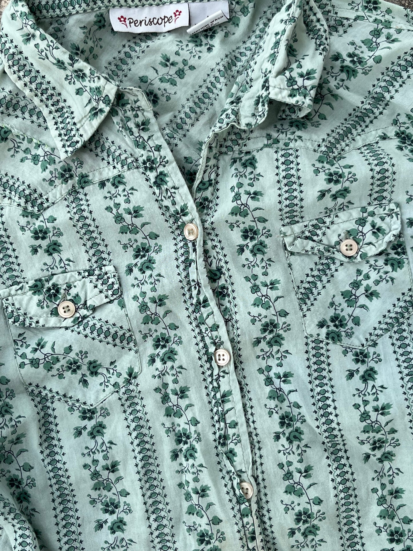Periscope Green Leaves Y2K women's Button Down (M)