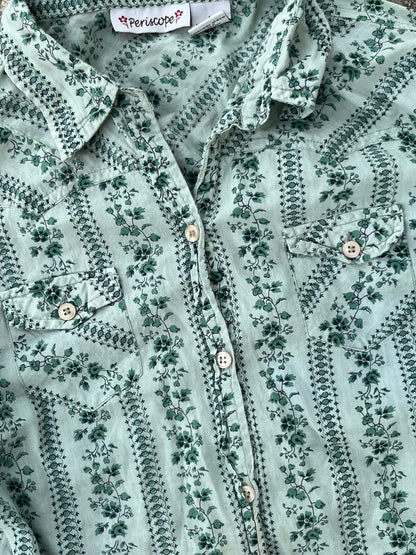 Periscope Green Leaves Y2K women's Button Down (M)
