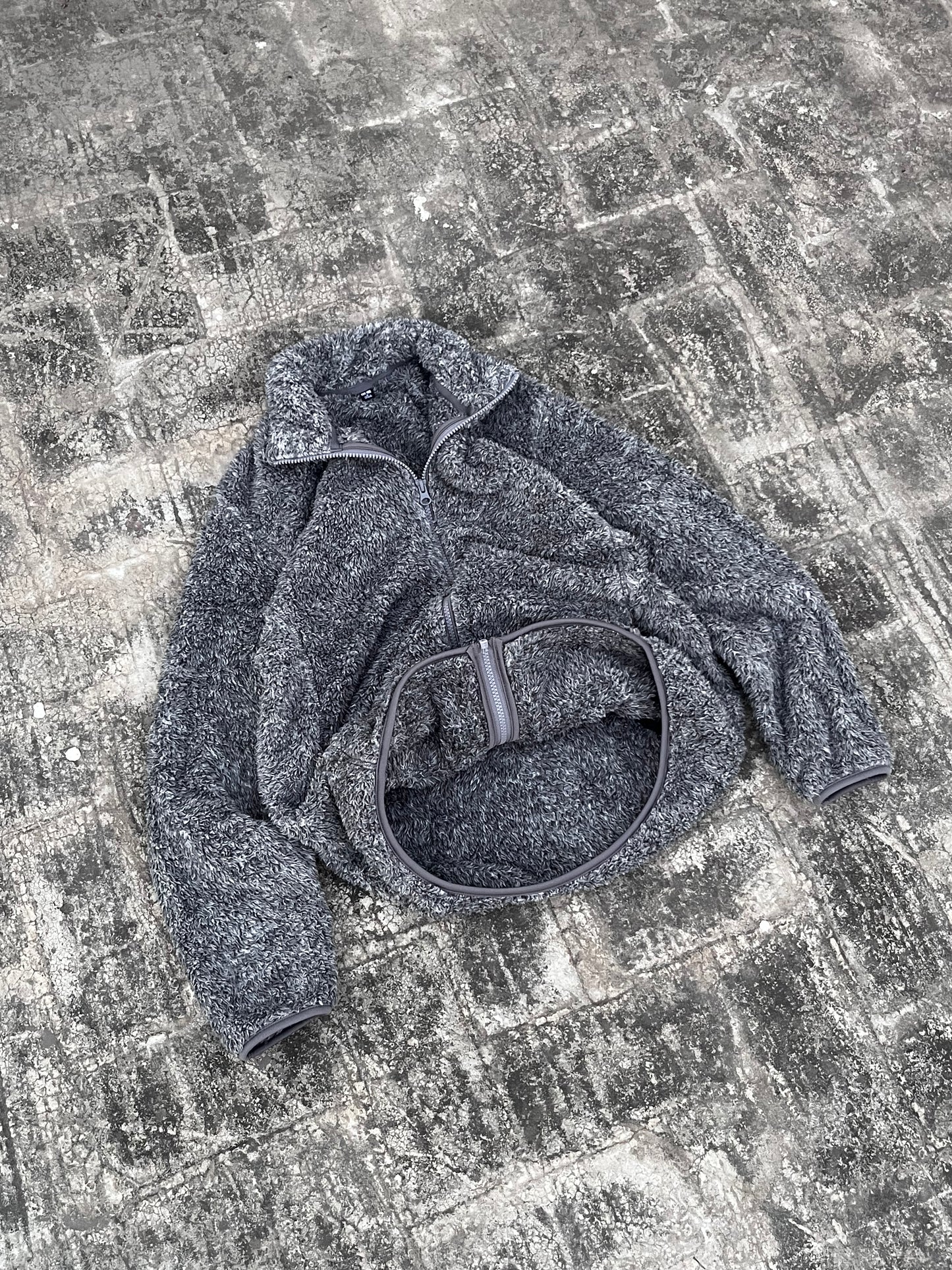 Uniqlo Grey Fur Fleece Zipper (M/L)