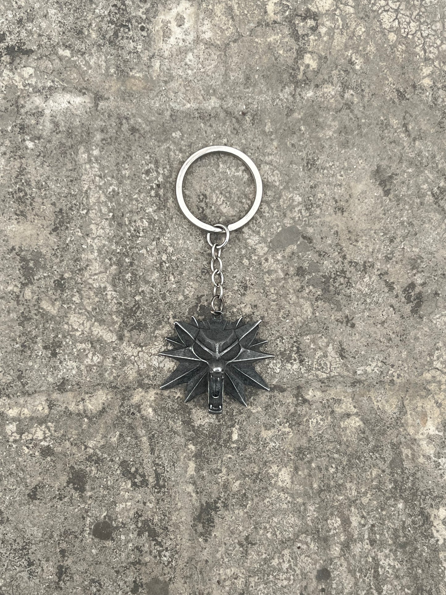 Vintage Wolf Head Spiky Hair Pendant/keyring