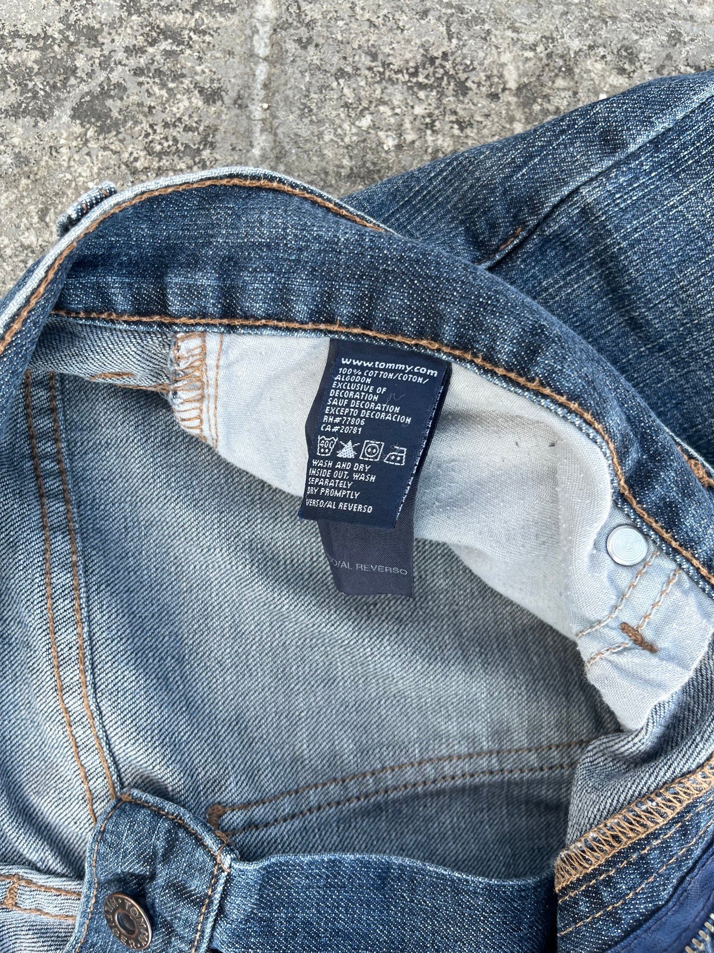 Vintage Tommy Hilfiger Straight Relaxed Fit Jeans (33)