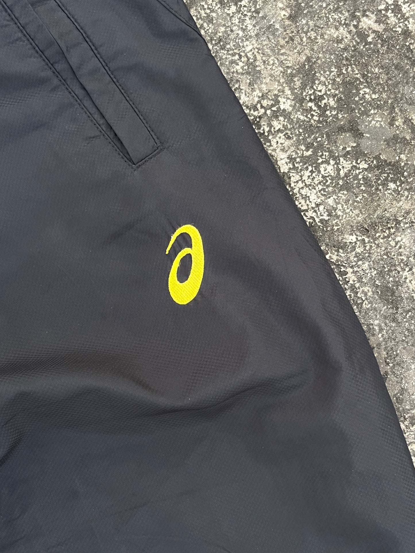 Vintage Asics Black-Gold Logo Baggy Trackpants (S)